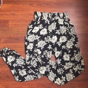 Brandy Melville Tapered Ankle Boho Pants